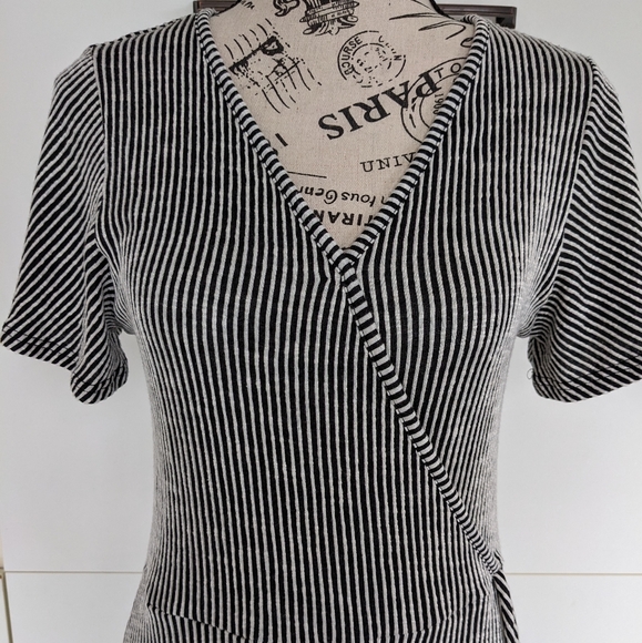 Caution to the wind midi dress - Picture 5 of 10